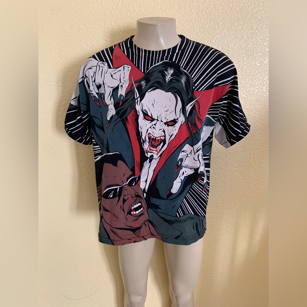 Chronic Images Men’s Size Large Marvel Blade Vs Morbius Graphic Print T-Shirt